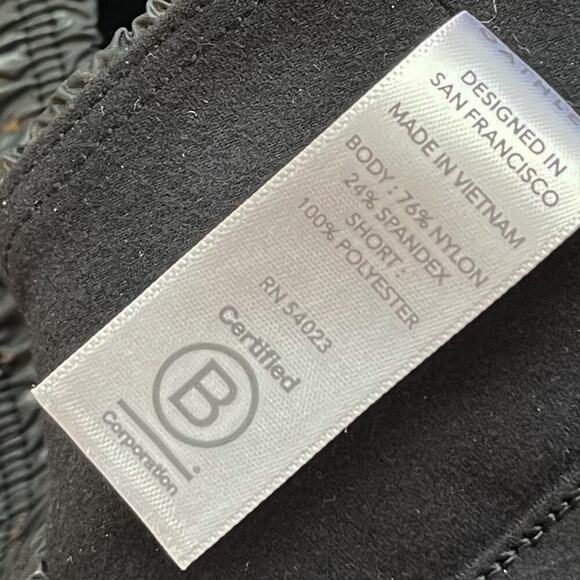 NWT Athleta Rainier 2 in 1 High Waist Tight Black Cheetah Print Small Tall - Picture 16 of 16